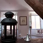 Bright Apartment In Lisbon, 70 Sqm Near City Center