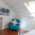 Bright Apartment In Lisbon, 70 Sqm Near City Center