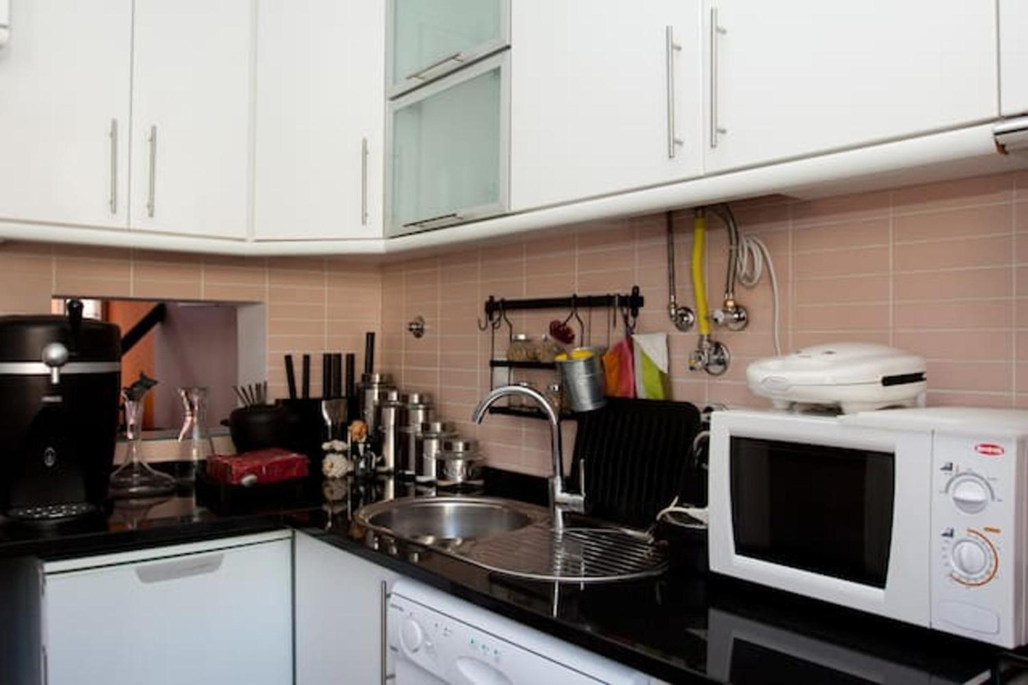 Bright In Lisbon, 70 Sqm Near Center *